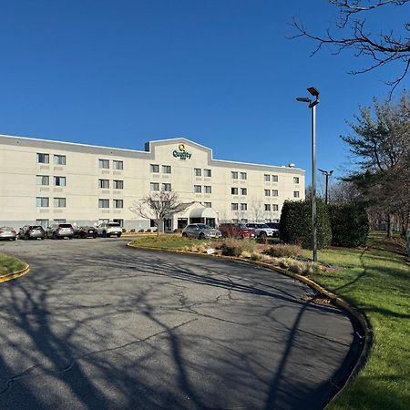 Quality Inn Spring Valley - Nanuet Екстер'єр фото