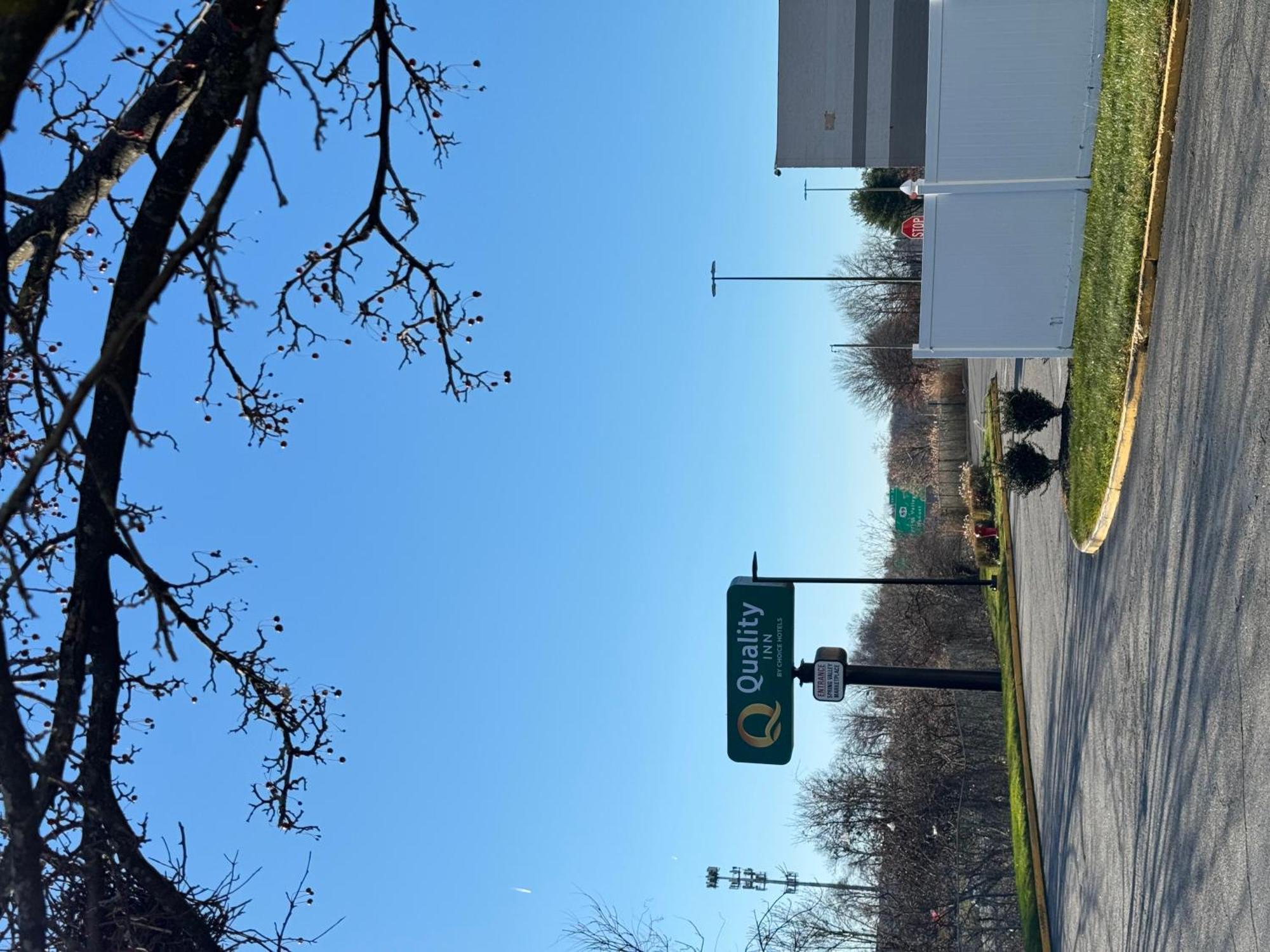 Quality Inn Spring Valley - Nanuet Екстер'єр фото