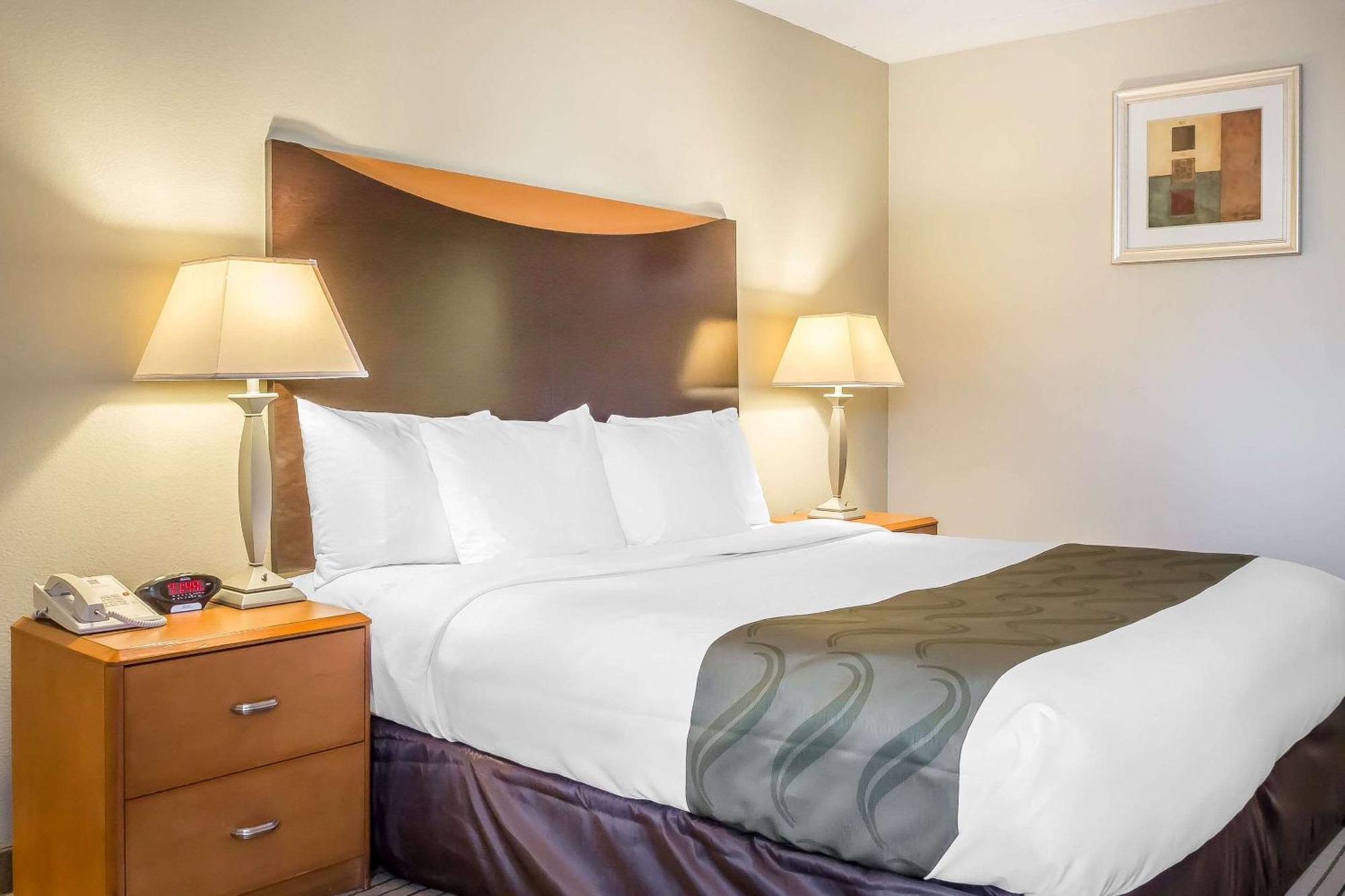 Quality Inn Spring Valley - Nanuet Екстер'єр фото