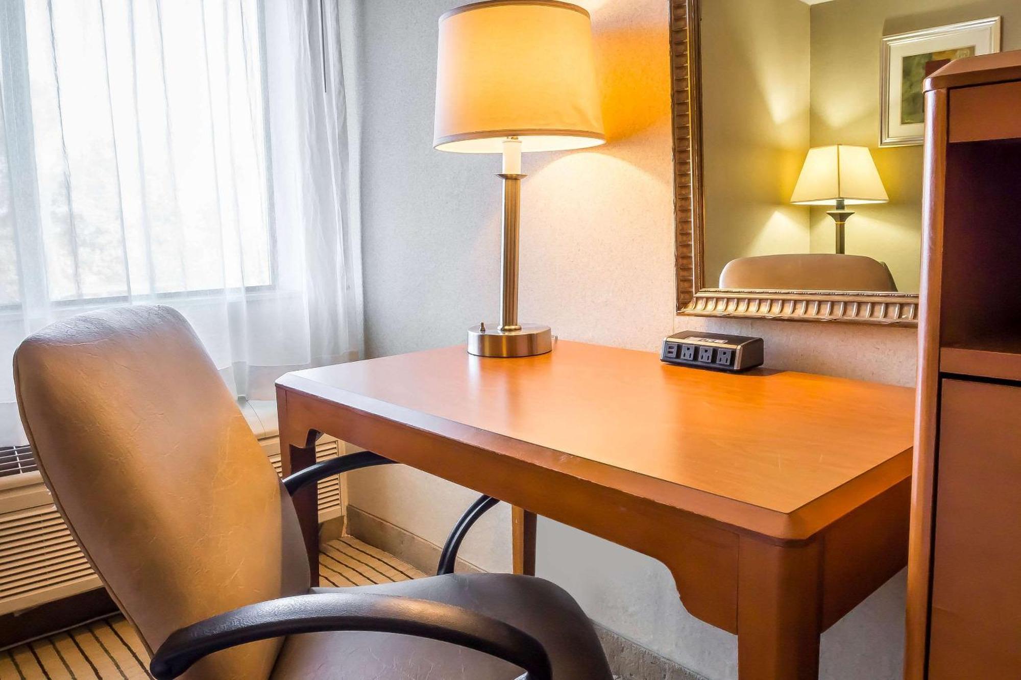 Quality Inn Spring Valley - Nanuet Екстер'єр фото