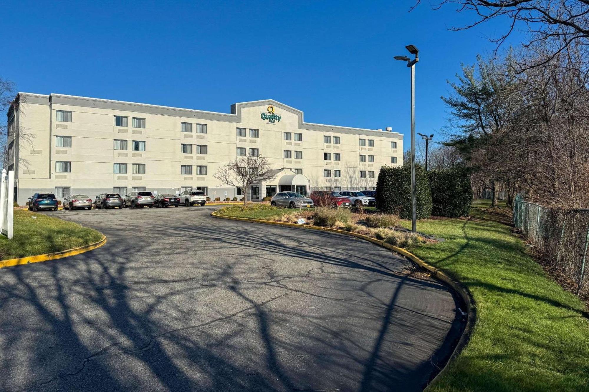 Quality Inn Spring Valley - Nanuet Екстер'єр фото